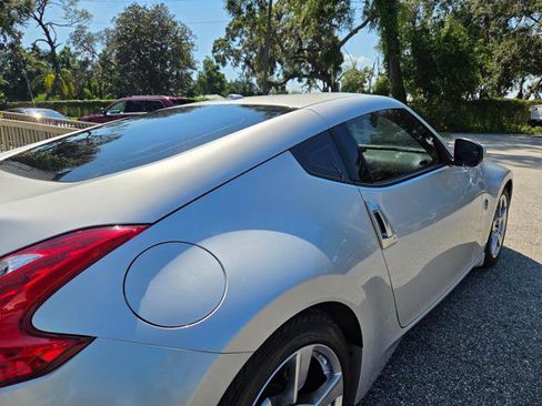 Used 2009 Nissan 370Z Touring image 6