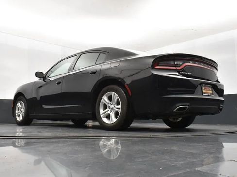 Used 2022 Dodge Charger SXT image 12