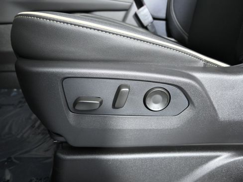 New 2026 Chevrolet Suburban Premier image 25