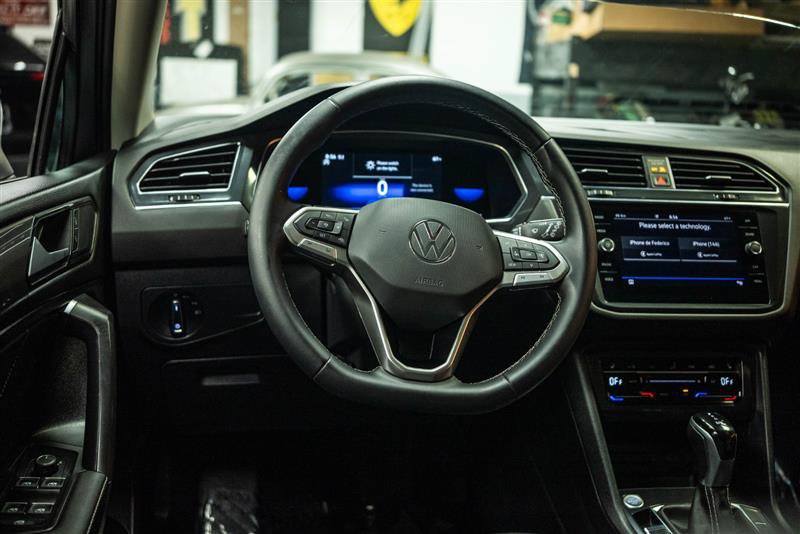 Used 2022 Volkswagen Tiguan SE AWD/4WD image 15