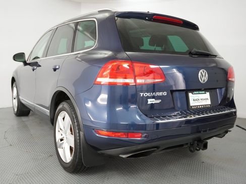 Used 2013 Volkswagen Touareg VR6 image 7