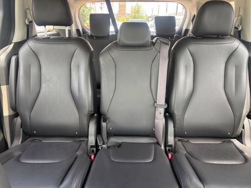 Used 2026 Kia Carnival FWD image 41