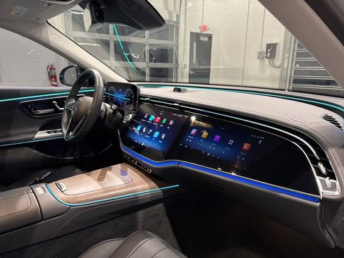 Used 2024 Mercedes-Benz E 350 4MATIC Sedan w/ Airmatic Package image 38