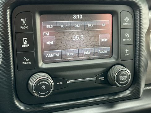 Used 2019 Jeep Wrangler Sport image 18