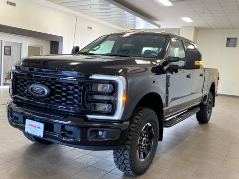 New 2026 Ford F250 4x4 Crew Cab Super Duty image 11