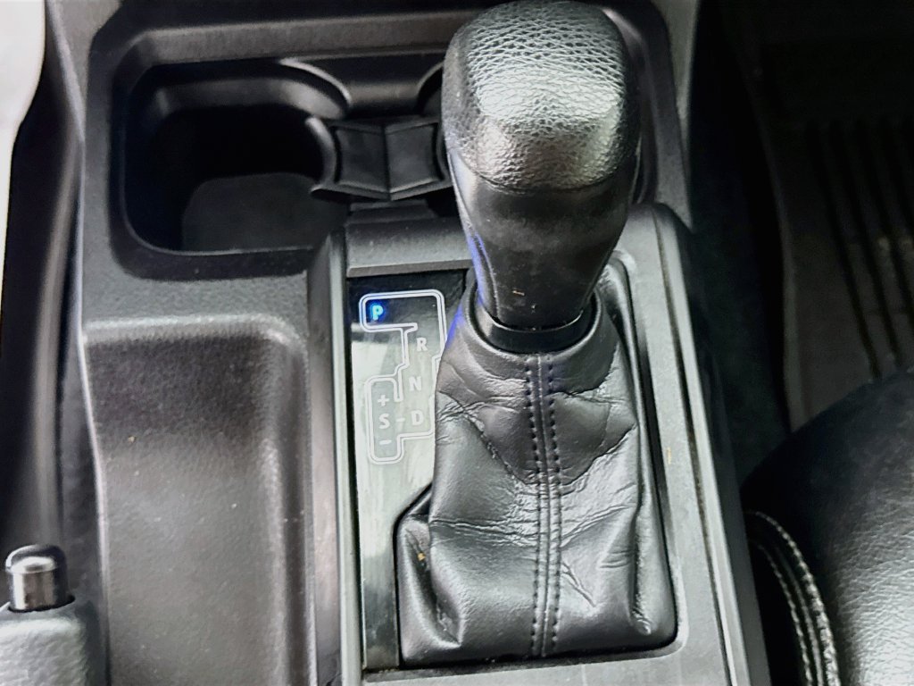 Used 2022 Toyota Tacoma SR w/ SR Convenience Package RWD image 19