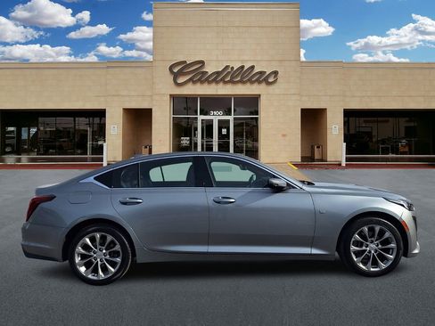 Used 2023 Cadillac CT5 Luxury image 2