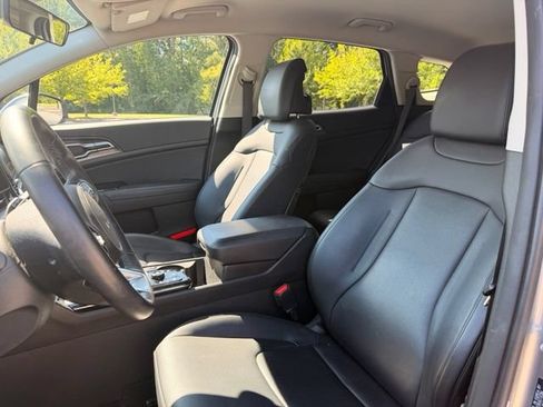 Used 2024 Kia Sportage EX FWD image 27