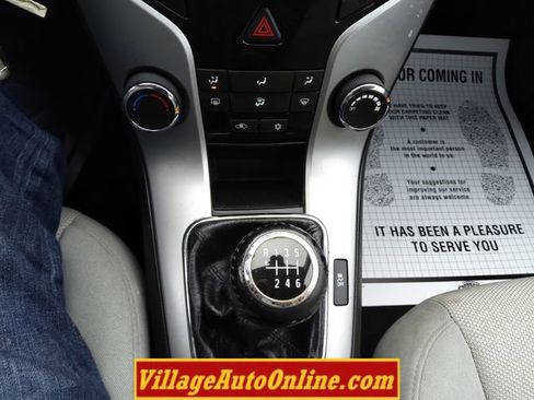 Used 2014 Chevrolet Cruze LT image 39