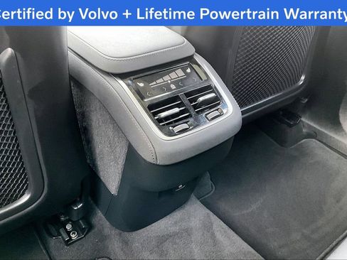 Certified 2025 Volvo XC90 B6 Plus image 30