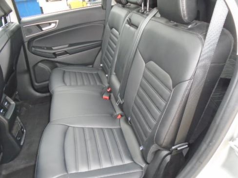Used 2024 Ford Edge SEL w/ Convenience Package AWD/4WD image 3