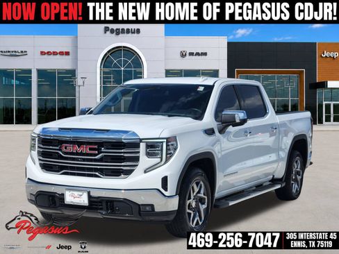 Used 2024 GMC Sierra 1500 SLT RWD image 2