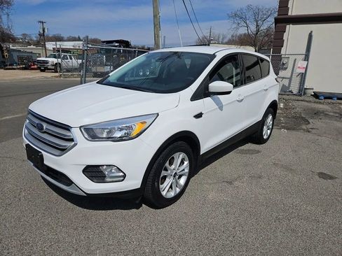 Used 2018 Ford Escape SE w/ Ford Safe & Smart Package FWD image 1