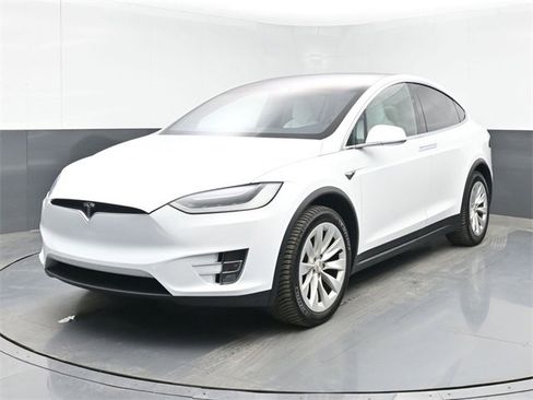 Used 2017 Tesla Model X 75D image 5