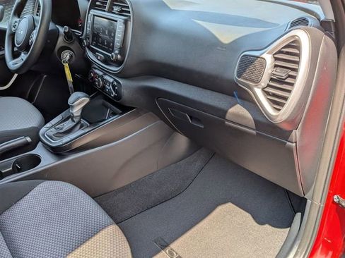 Used 2022 Kia Soul LX w/ Technology Package image 38