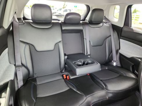 Used 2022 Jeep Compass Latitude FWD image 28