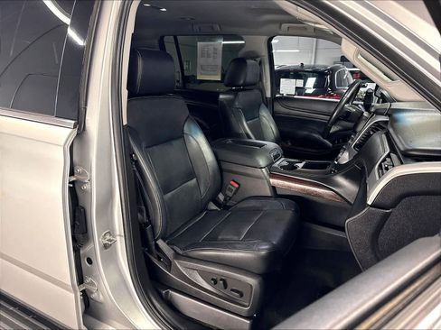 Used 2017 GMC Yukon XL SLT AWD/4WD image 10
