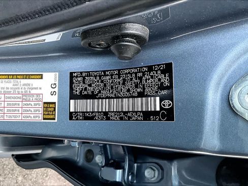Used 2022 Toyota Corolla LE w/ Carpet Mat Package (TMS) FWD image 33