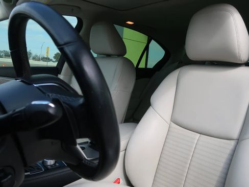 Used 2018 INFINITI Q50 Sport image 18