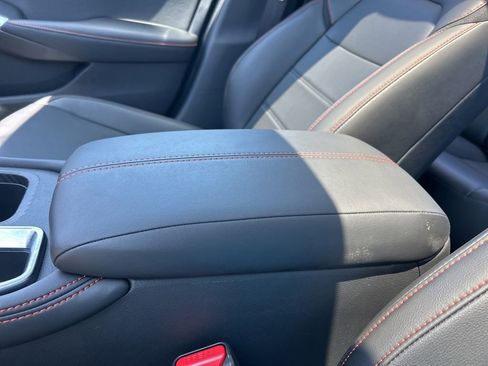Certified 2025 Nissan Sentra SR w/ SR Premium Package FWD image 38