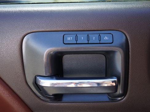 Used 2016 Chevrolet Silverado 1500 High Country w/ High Country Premium Package AWD/4WD image 11