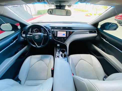 Used 2018 Toyota Camry SE image 31
