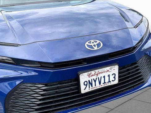 Used 2025 Toyota Camry LE w/ Convenience Package FWD image 29