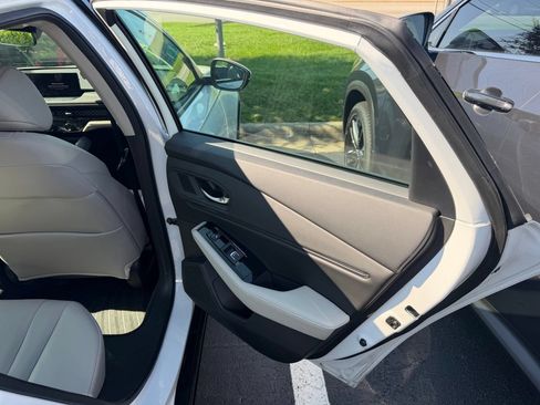 Used 2024 Honda Accord Touring image 12