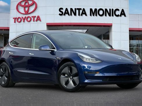 Used 2019 Tesla Model 3 Standard Range Plus image 2