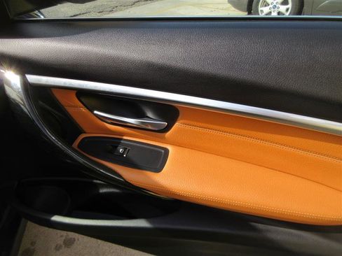 Used 2018 BMW 330i xDrive Sedan w/ Convenience Package image 23