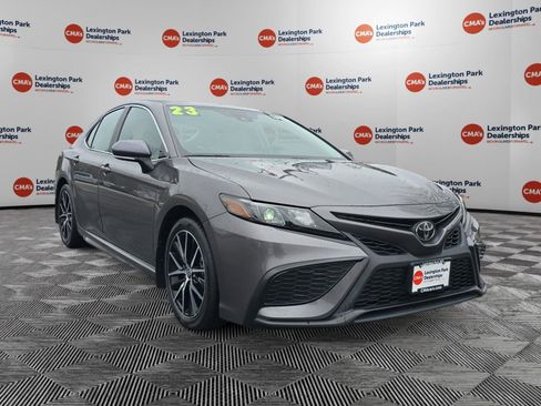 Used 2023 Toyota Camry SE w/ Cold Weather Package image 1
