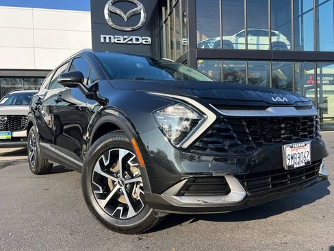 Used 2023 Kia Sportage EX image 2