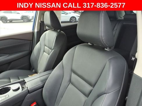 Used 2023 Nissan Rogue SL image 13