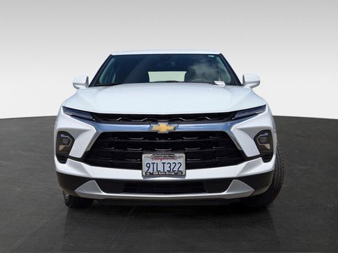 Used 2025 Chevrolet Blazer LT AWD/4WD image 2