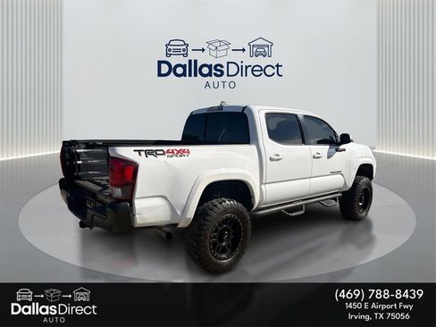 Used 2020 Toyota Tacoma TRD Sport w/ Technology Package image 6
