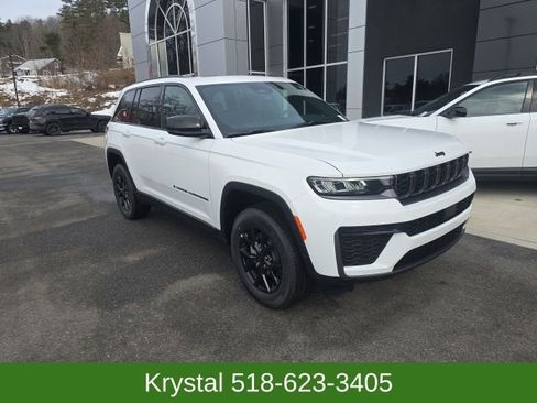 New 2026 Jeep Grand Cherokee Laredo image 1