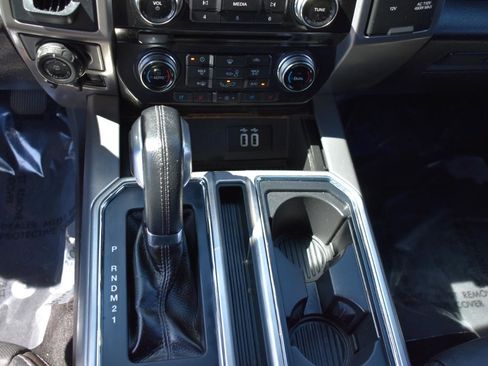 Used 2016 Ford F150 Platinum w/ Equipment Group 701A Luxury image 13