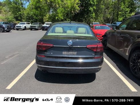 Used 2017 Volkswagen Passat 1.8T SE FWD image 11