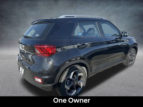Used 2026 Hyundai Venue SEL FWD image 6