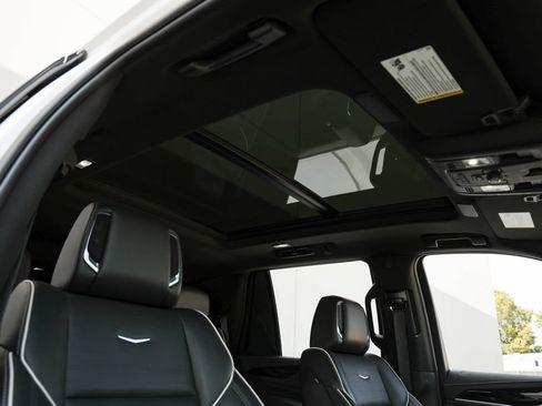 Used 2021 Cadillac Escalade Sport w/ Driver Assist Tech Package AWD/4WD image 21