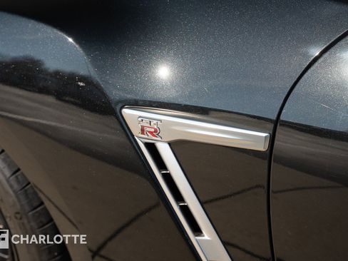 Used 2015 Nissan GT-R Premium image 9