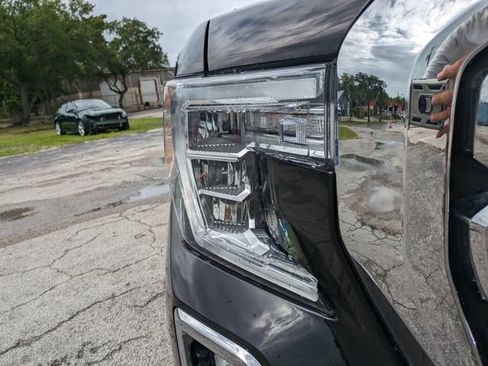 Used 2019 GMC Sierra 1500 Denali w/ Denali Ultimate Package AWD/4WD image 10