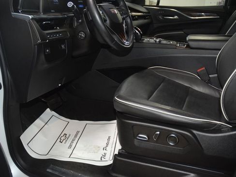 Used 2023 Cadillac Escalade Premium Luxury AWD/4WD image 39