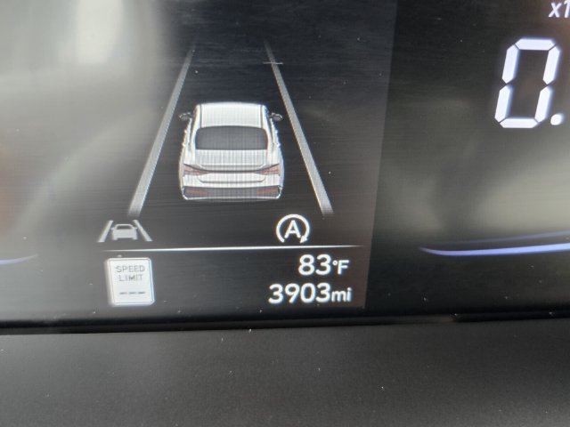 Used 2024 Hyundai Elantra SE FWD image 22