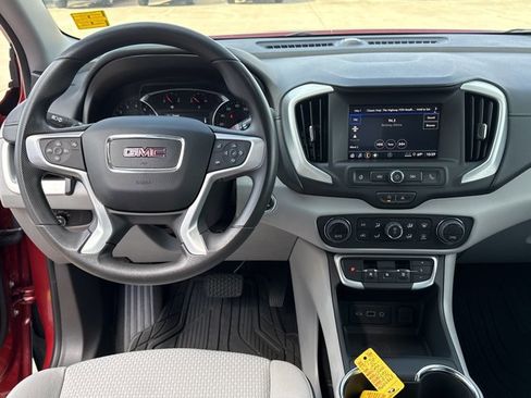 Used 2024 GMC Terrain SLE w/ Driver Convenience Package image 7
