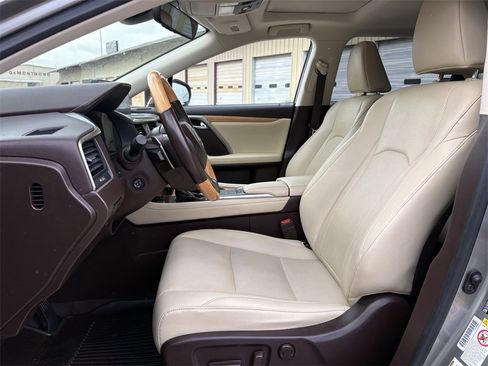 Used 2020 Lexus RX 350L Premium w/ Premium Package image 12