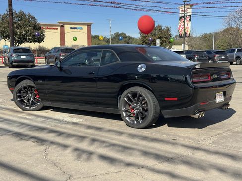 Used 2023 Dodge Challenger R/T w/ Performance Handling Group image 7
