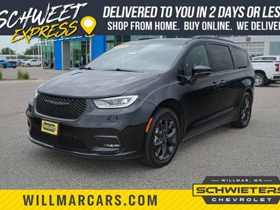 Used 2025 Chrysler Pacifica Limited
