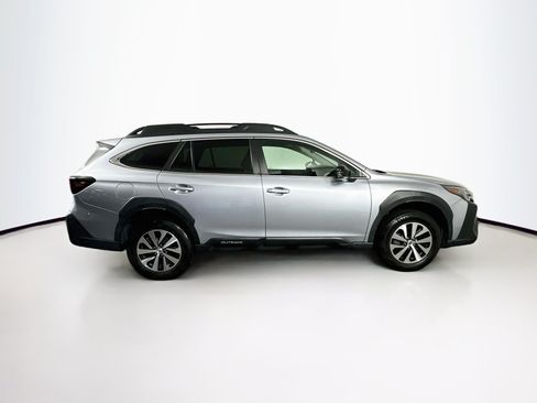 Used 2024 Subaru Outback Premium AWD/4WD image 10