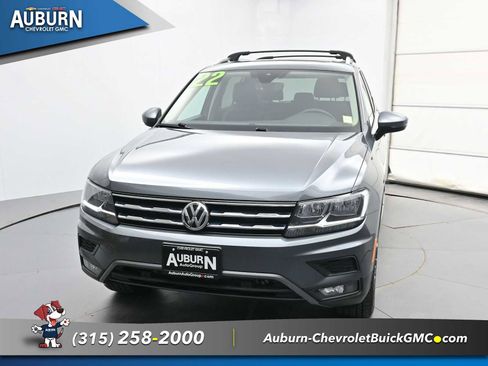 Used 2020 Volkswagen Tiguan SEL AWD/4WD image 3